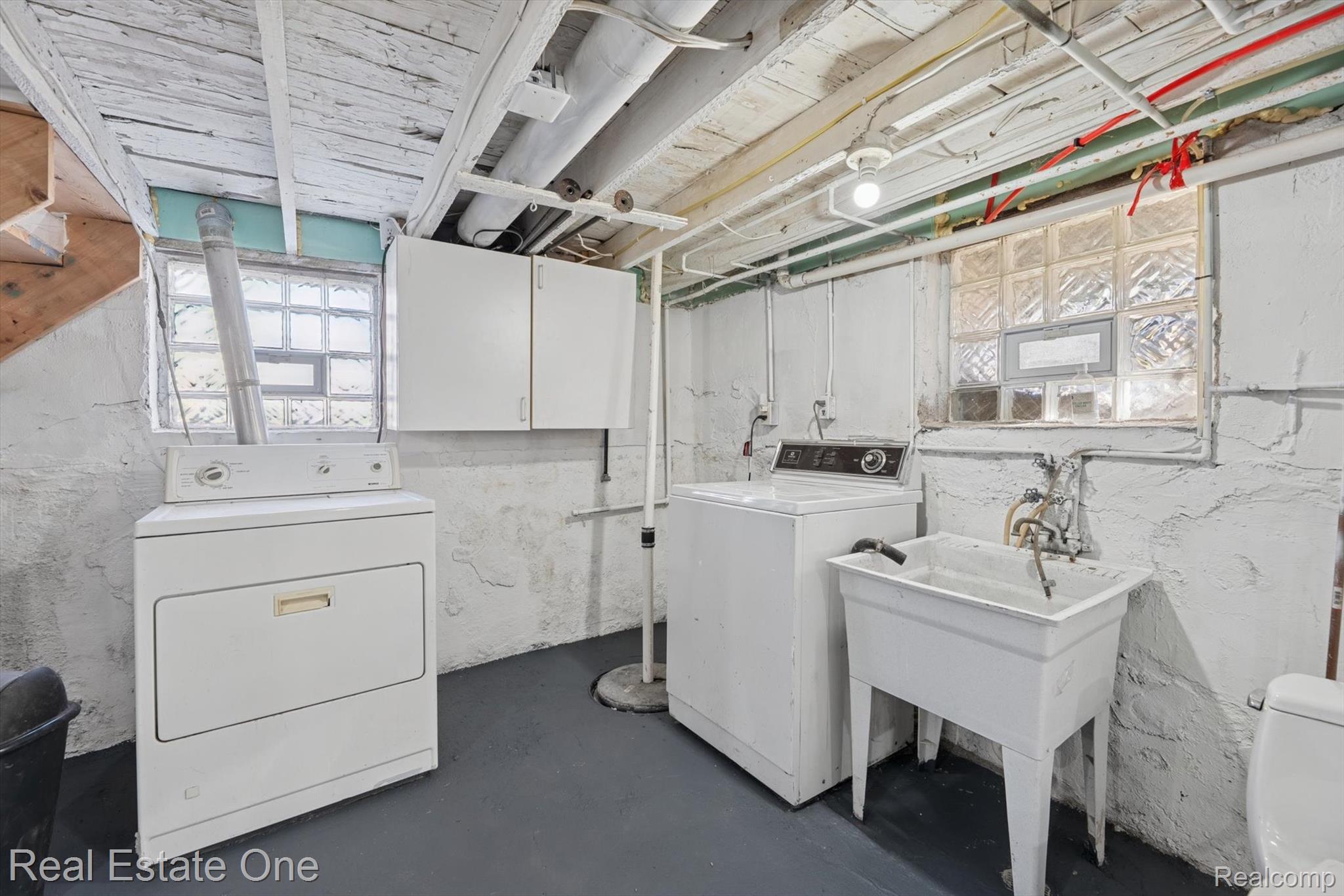 159 Dwight Street River Rouge, MI 48218 - Photo 40 of 48 41-159-Dwight-St-River-Rouge-MI-48218-WindowStill-22.jpg
