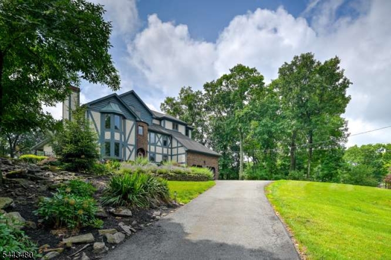 185 Alpine Trail Sparta, NJ 07871 - Photo 2 of 36