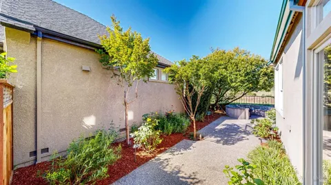 $1,089,000 | 1916 Falcon Ridge Drive, Petaluma, CA 94954