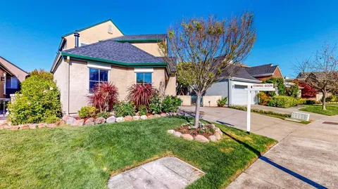 $1,089,000 | 1916 Falcon Ridge Drive, Petaluma, CA 94954
