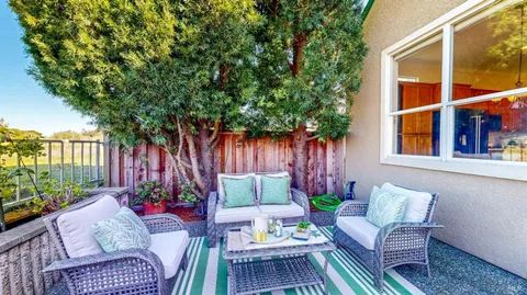 $1,089,000 | 1916 Falcon Ridge Drive, Petaluma, CA 94954
