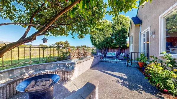 $1,089,000 | 1916 Falcon Ridge Drive, Petaluma, CA 94954
