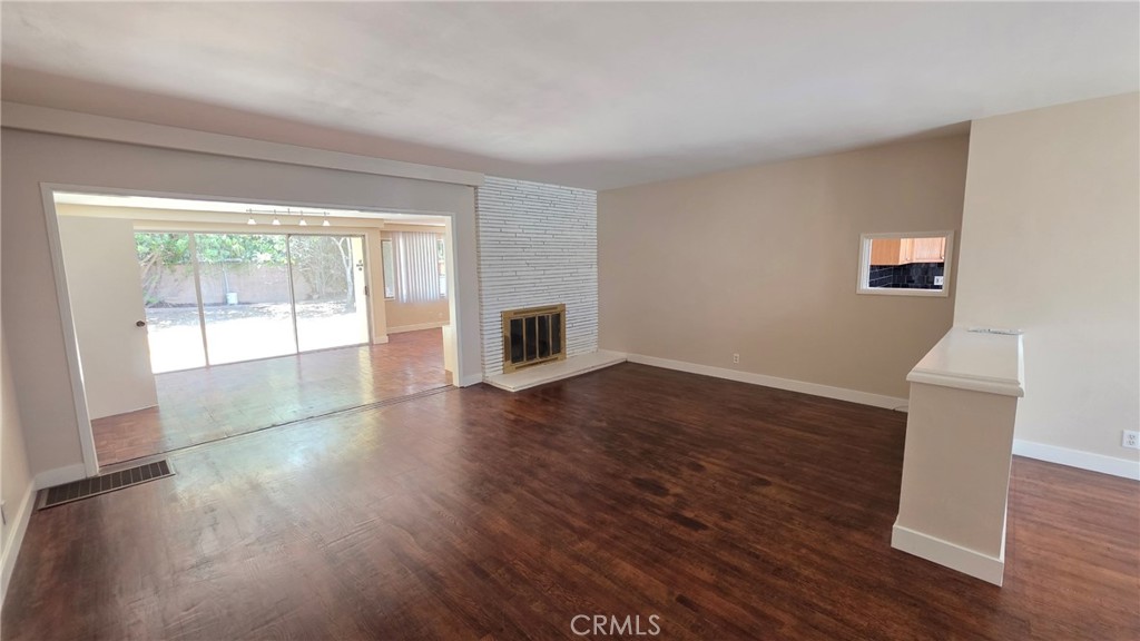 6034 South Kings Road Los Angeles, CA 90056 - Photo 6 of 22