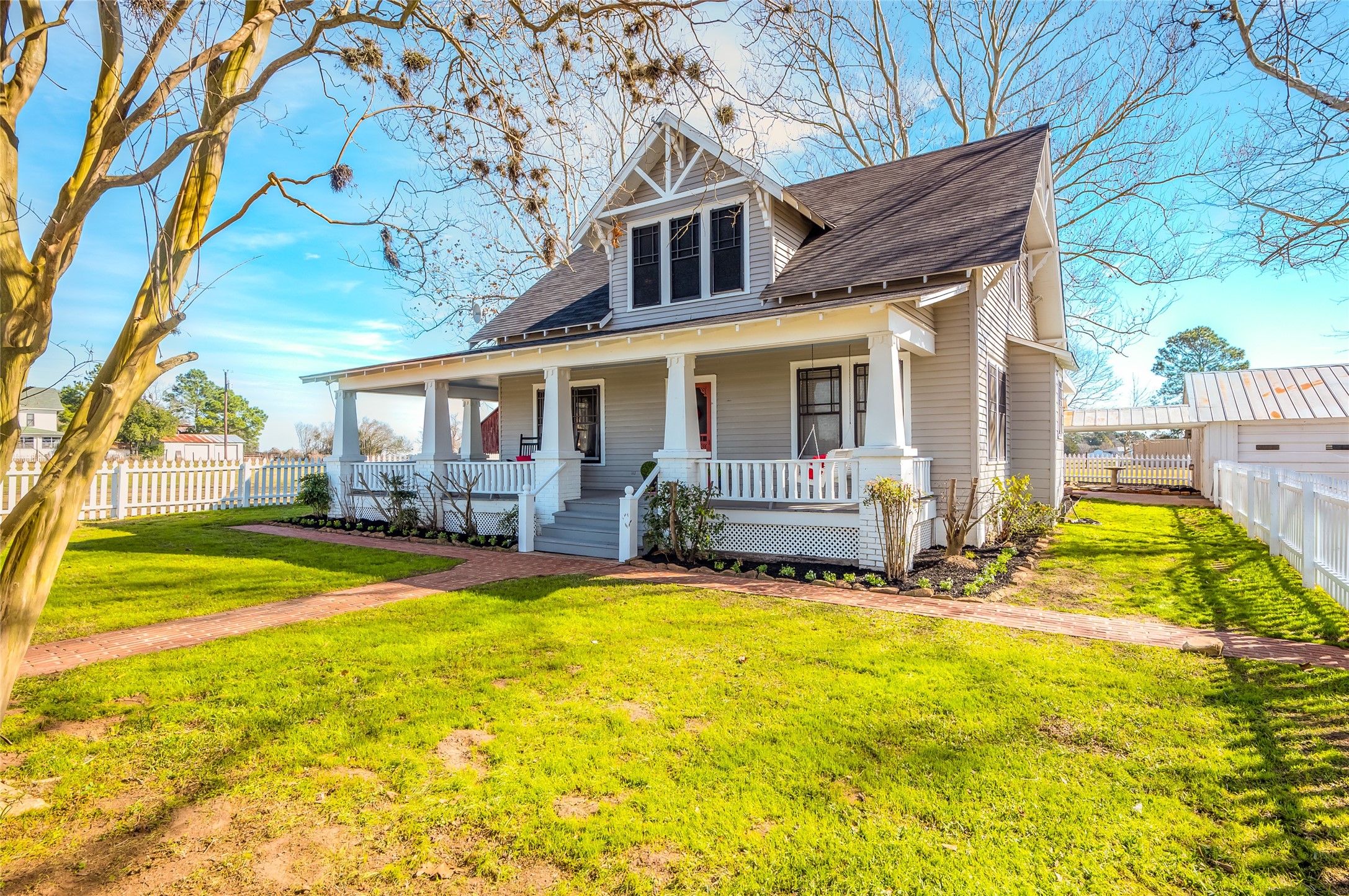 10152 Farm To Market Road 949 Cat Spring, TX 78933 - Photo 5 of 50 a view of a house with swimming pool