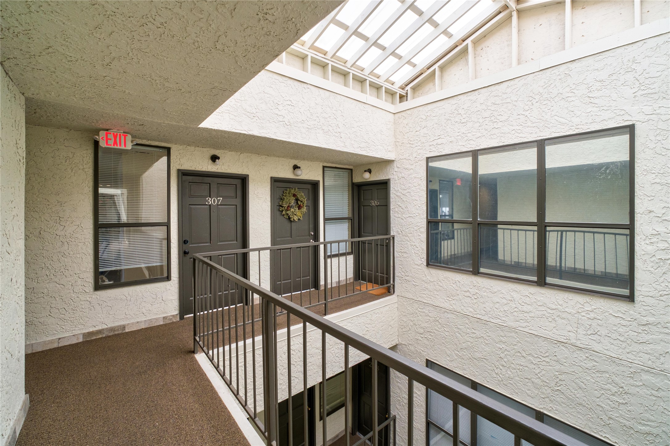 2409 Leon Street, Unit 307 Austin, TX 78705 - Photo 22 of 23 a view of a balcony