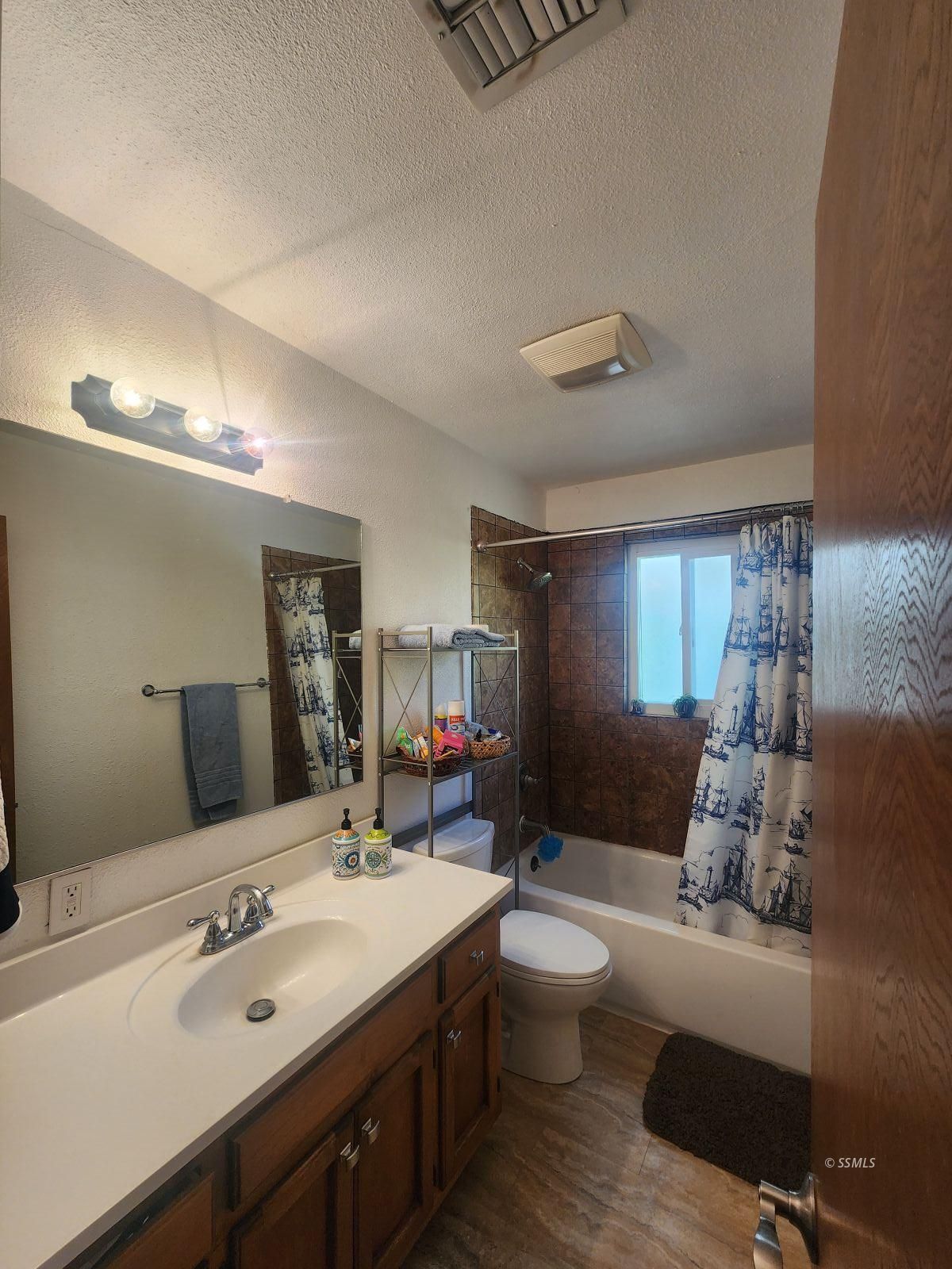 1612 Ewing Circle Ridgecrest, CA 93555 - Photo 8 of 21