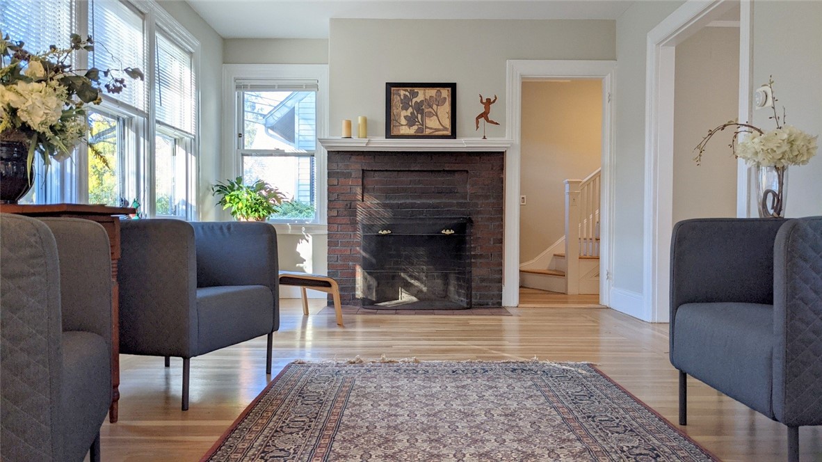 273 Rochambeau Avenue Providence, RI 02906 - Photo 4 of 33 Gallery Image 4