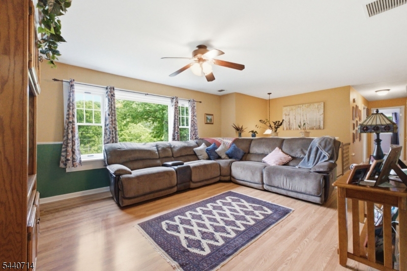 83 Layton Road Wantage, NJ 07461 - Photo 4 of 31