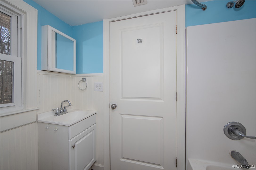 700 Cartersville Road Chester, VA 23831 - Photo 14 of 23 Gallery Image 14