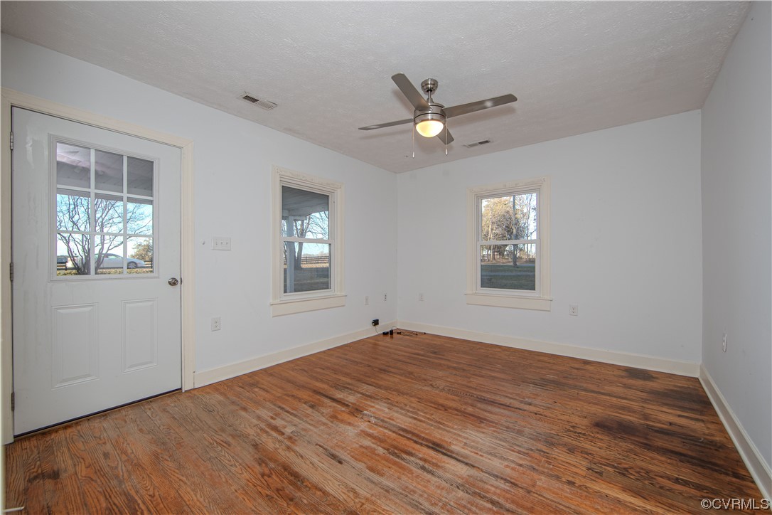 700 Cartersville Road Chester, VA 23831 - Photo 8 of 23 Gallery Image 8