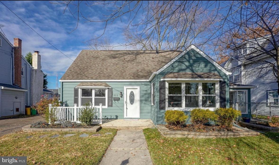a house view with a outdoor space