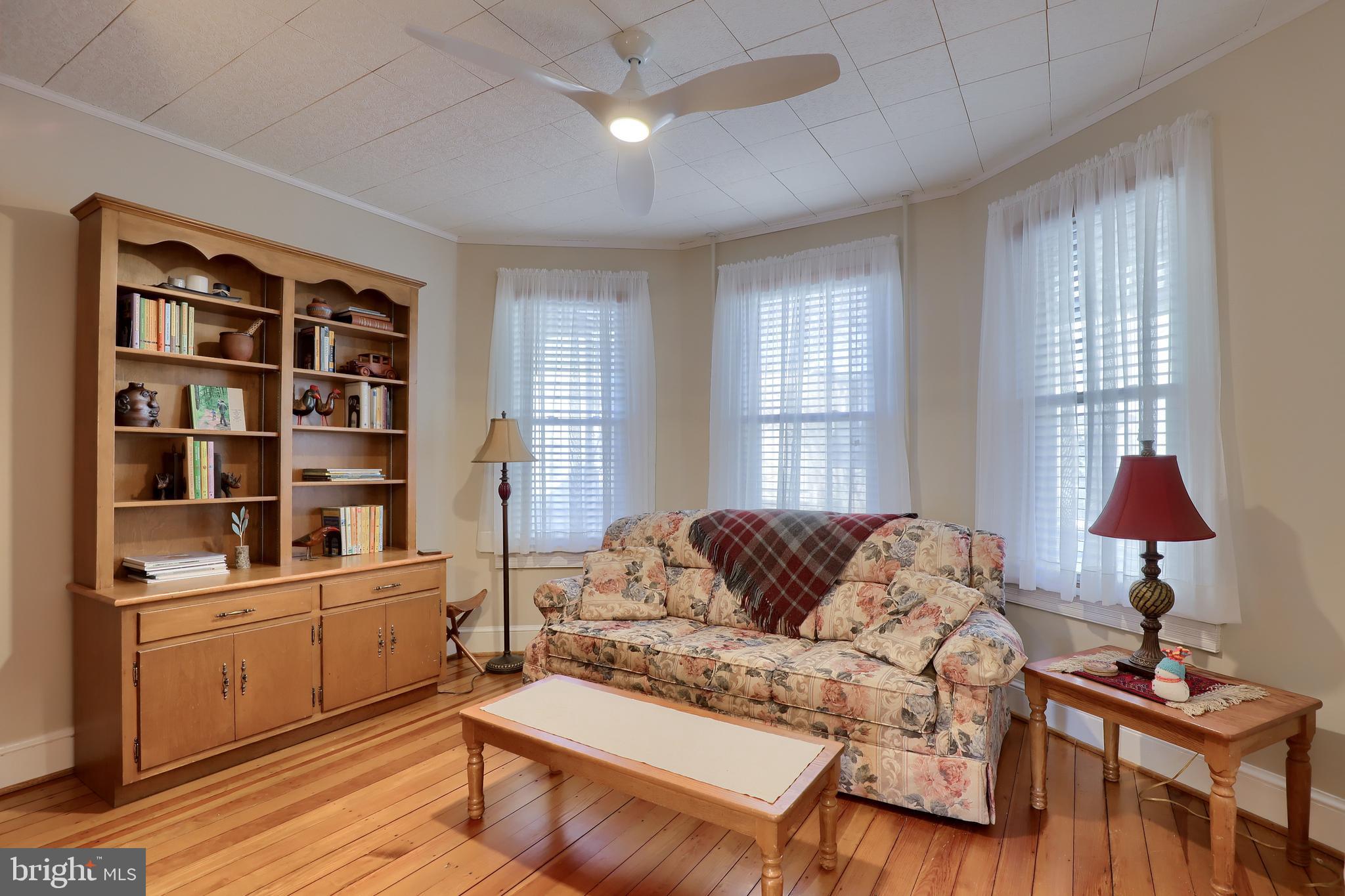 26 West Orange Street Lititz, PA 17543 - Photo 5 of 39 Living Room