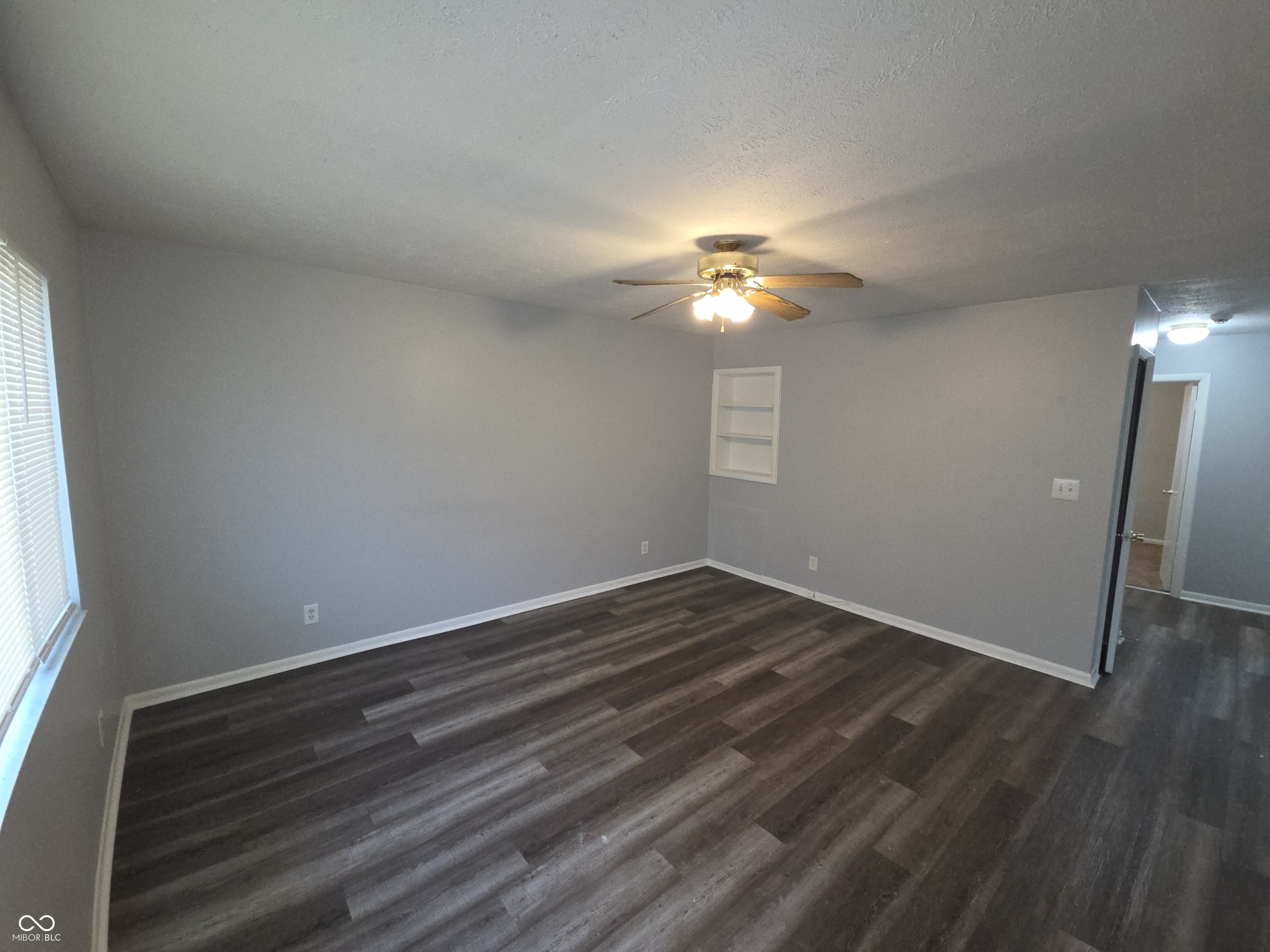 1256 North Ridgeview Drive Indianapolis, IN 46219 - Photo 3 of 14