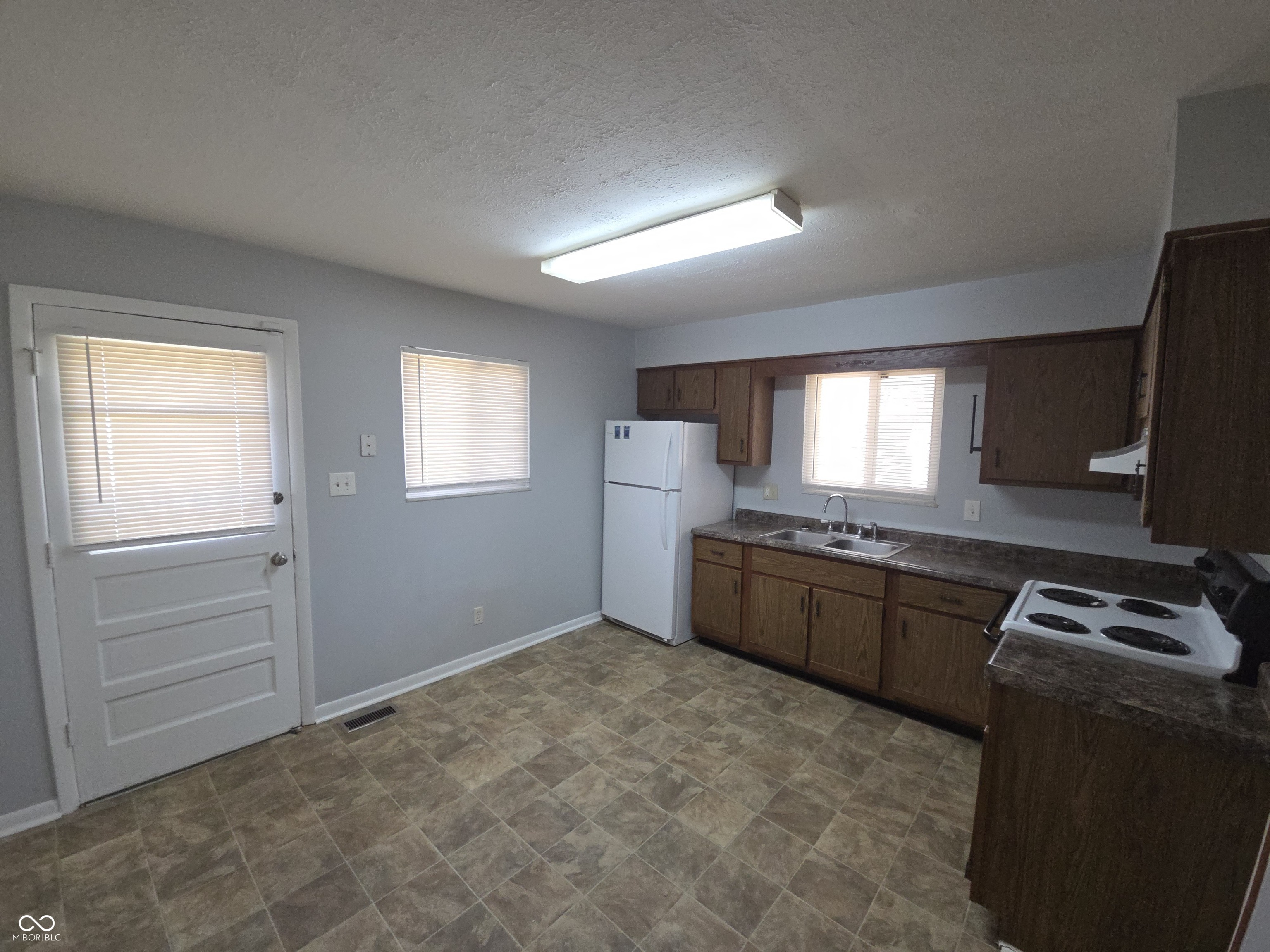 1256 North Ridgeview Drive Indianapolis, IN 46219 - Photo 5 of 14