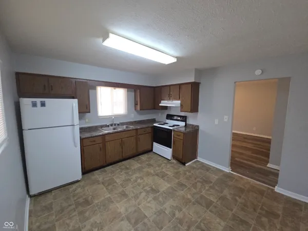 $1,050 | 1256 North Ridgeview Drive, Indianapolis, IN 46219