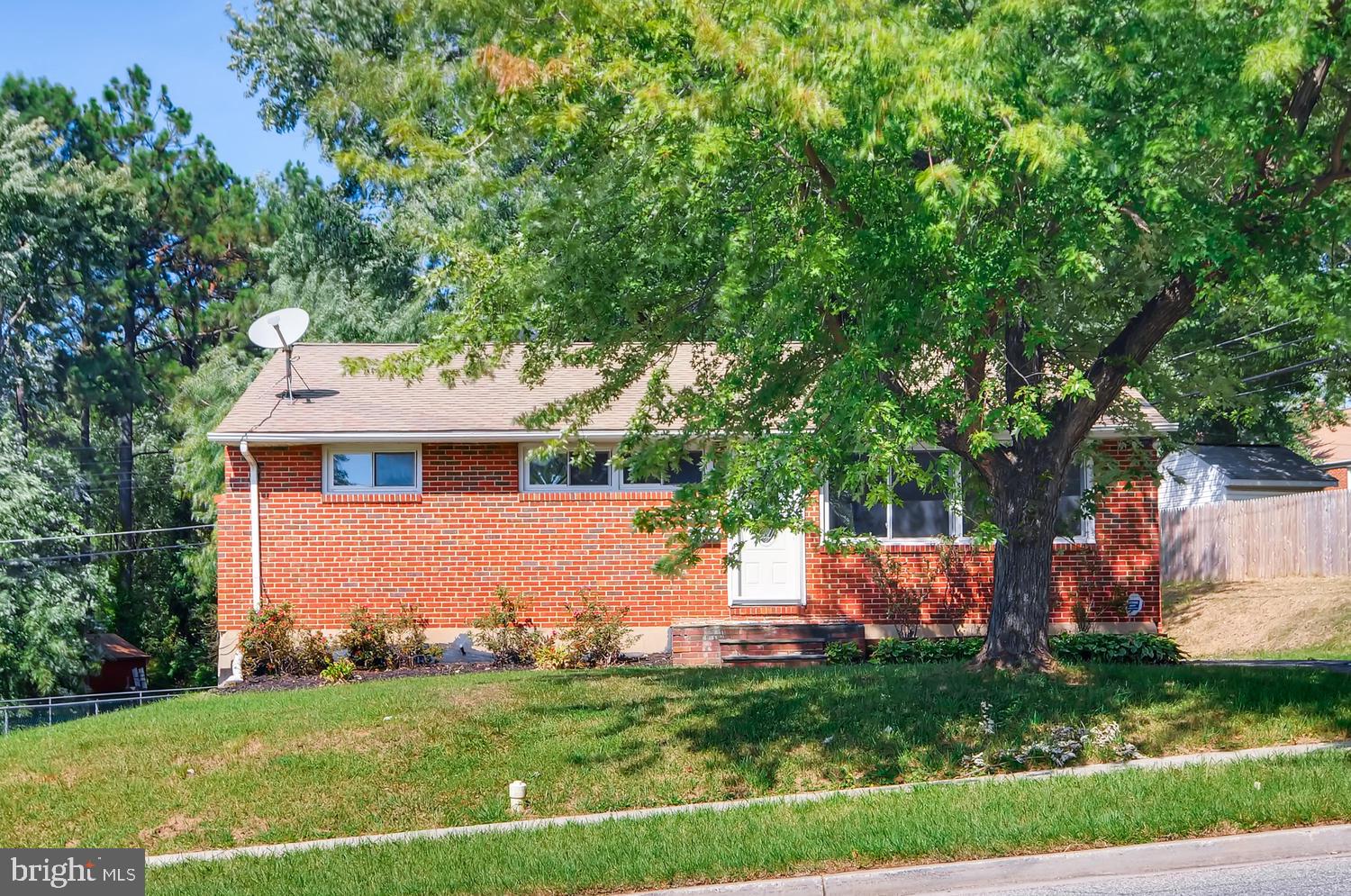 6224 Golden Ring Road Baltimore, MD 21237 - Photo 3 of 28