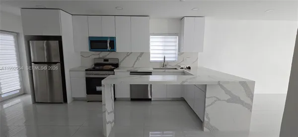 $3,600 | 1284 West 38th Place, Unit 2, Hialeah, FL 33012