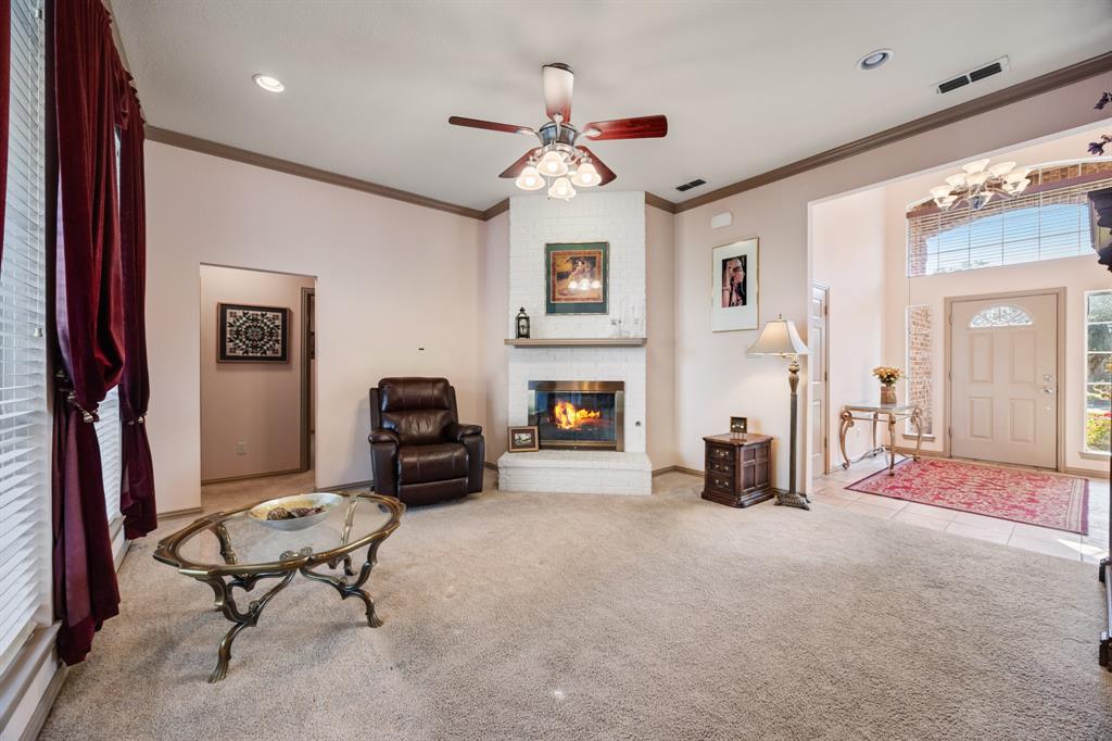 155 Lexington Drive Terrell, TX 75160 - Photo 7 of 27 a living room with furniture