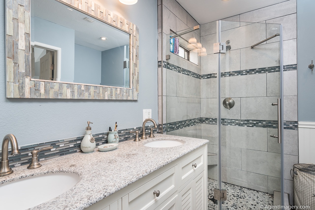 6904 Peachtree Road Carlsbad, CA 92011 - Photo 13 of 22 Gallery Image 13
