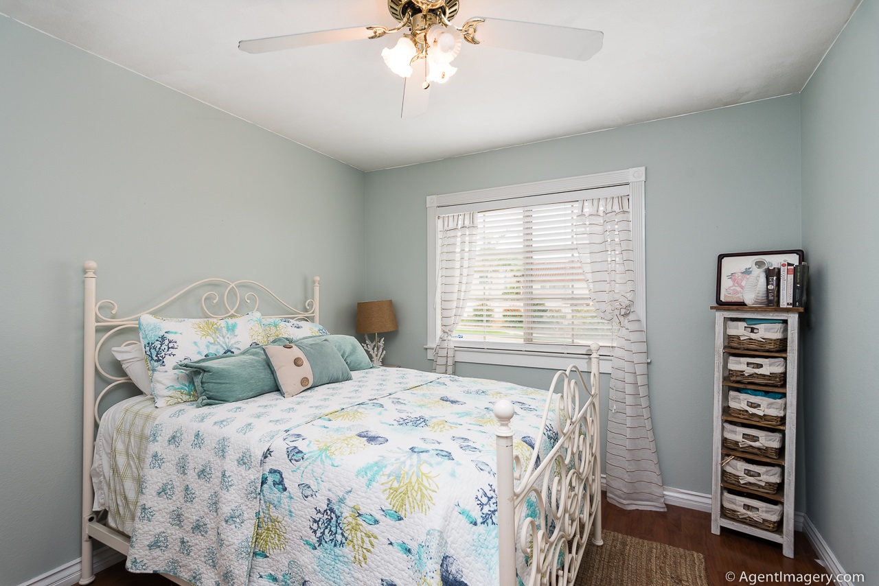 6904 Peachtree Road Carlsbad, CA 92011 - Photo 14 of 22 Gallery Image 14