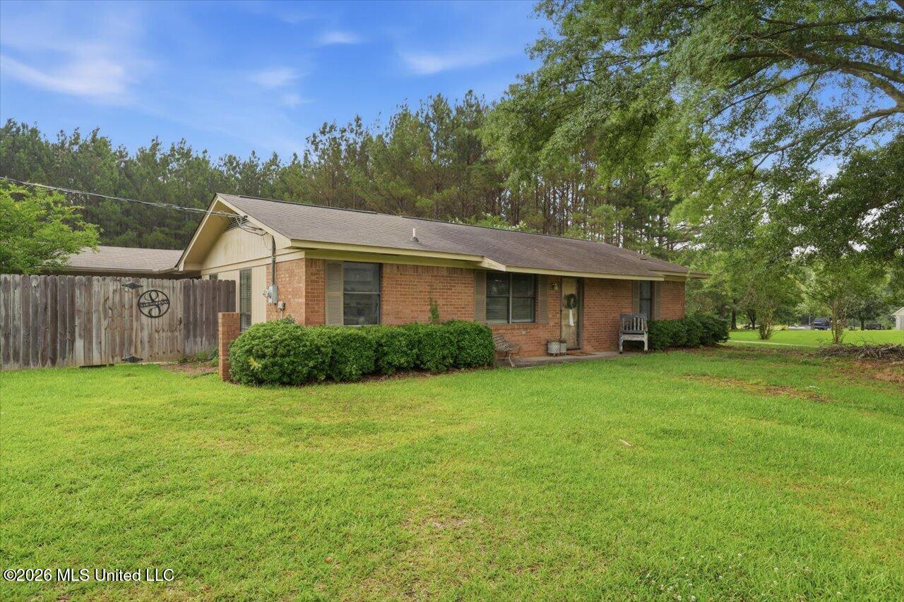 873 Bryan Road Walnut Grove, MS 39189 - Photo 3 of 72 03-873 Bryan Rd _ Hometoursms.com