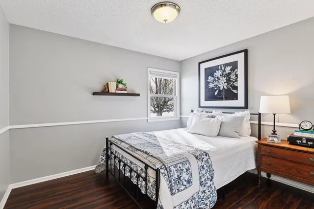 $450,000 | 1521 Crest Drive, Chaska, MN 55318