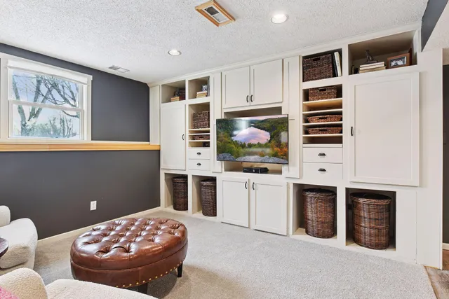 $450,000 | 1521 Crest Drive, Chaska, MN 55318