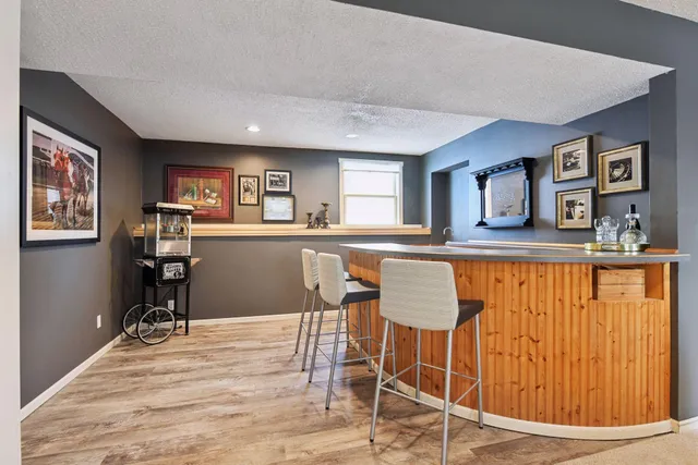 $450,000 | 1521 Crest Drive, Chaska, MN 55318