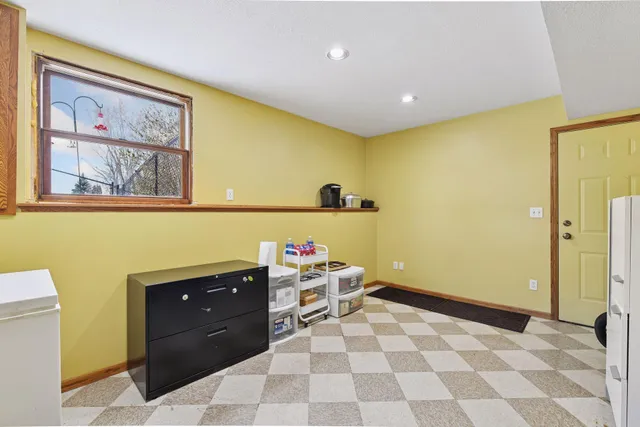 $450,000 | 1521 Crest Drive, Chaska, MN 55318