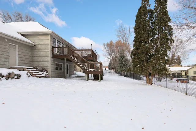 $450,000 | 1521 Crest Drive, Chaska, MN 55318