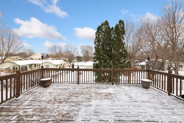 $450,000 | 1521 Crest Drive, Chaska, MN 55318