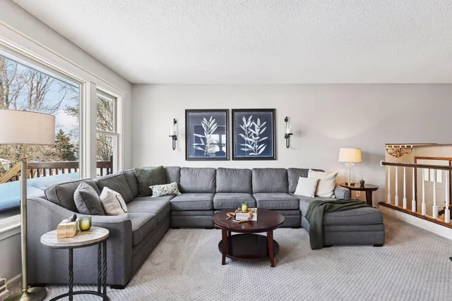 $450,000 | 1521 Crest Drive, Chaska, MN 55318