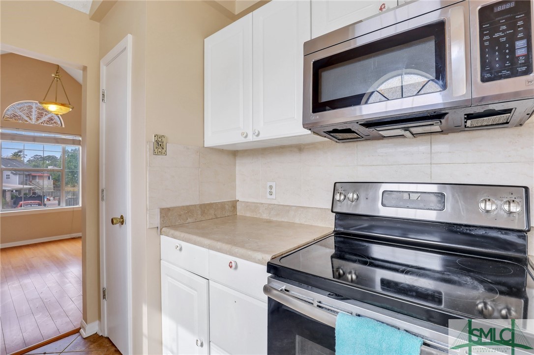 208 Stonebridge Drive Savannah, GA 31410 - Photo 12 of 40 Galley Kitchen w/ pantry