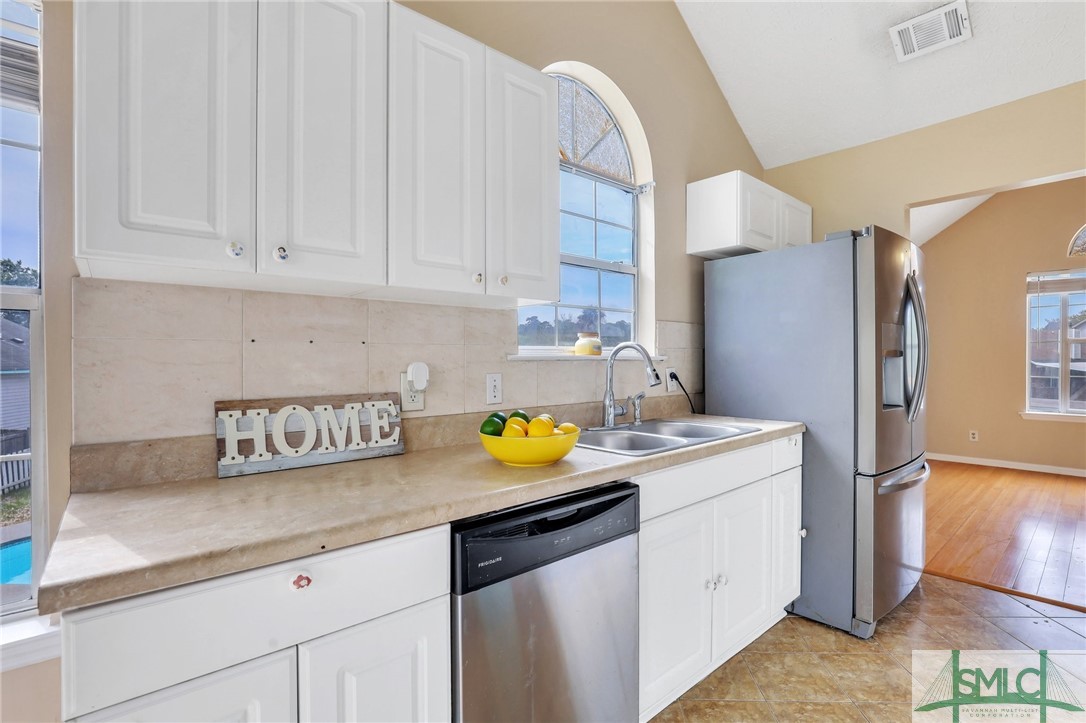 208 Stonebridge Drive Savannah, GA 31410 - Photo 10 of 40 Galley Kitchen