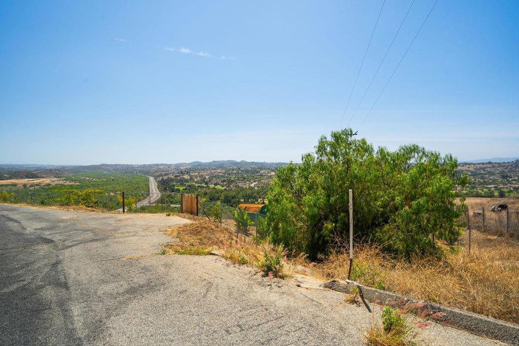 3503 Monserate Hill Road Fallbrook, CA 92028 - Photo 2 of 32