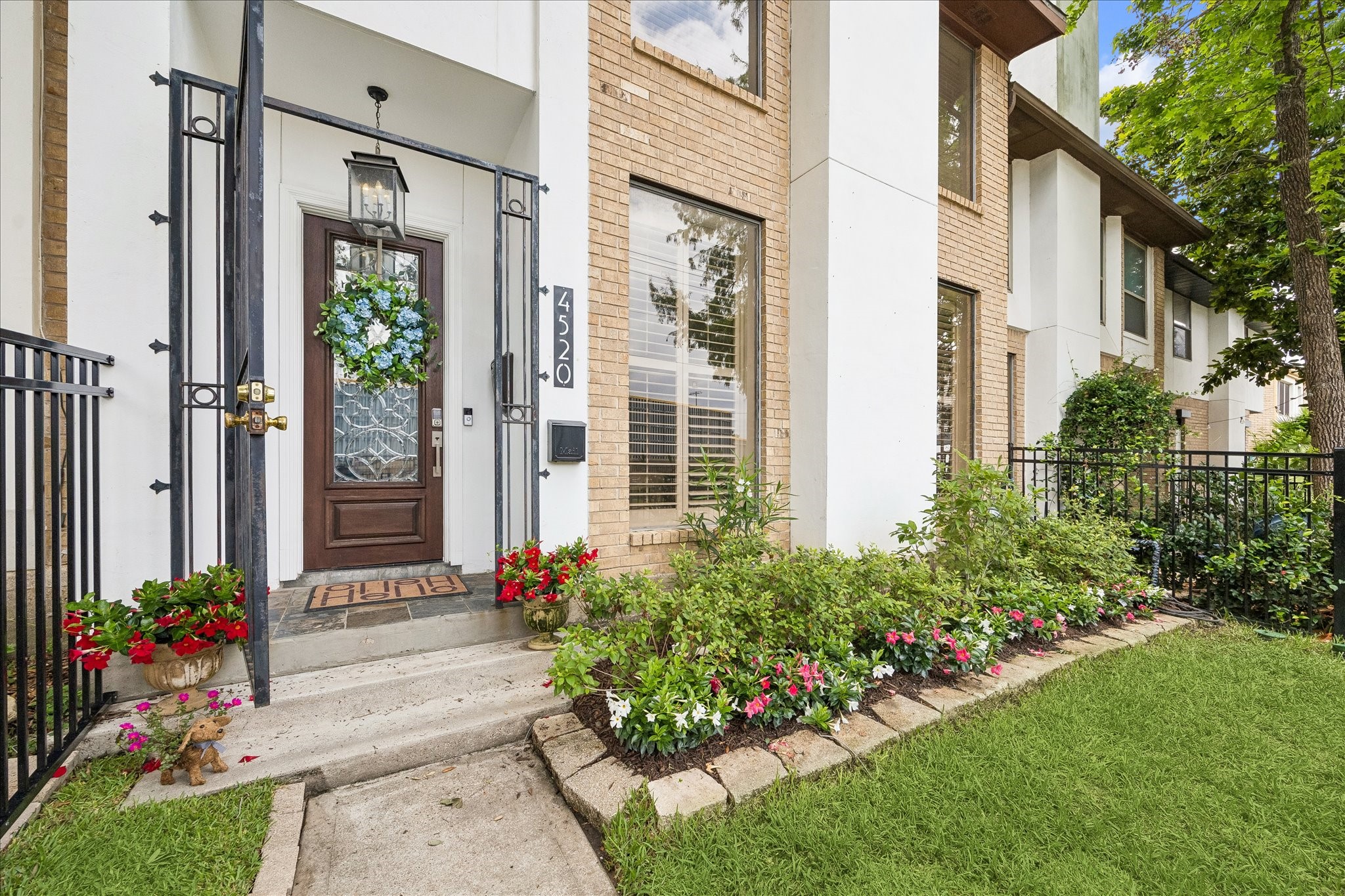 4520 Dickson Street Houston, TX 77007 - Photo 1 of 25 Welcome to 4520 Dickson!