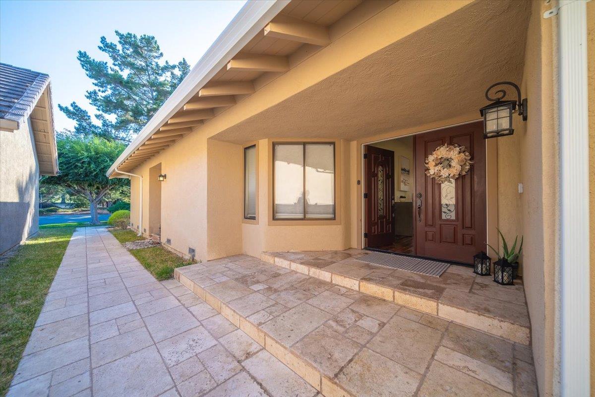 14075 Mountain Quail Road Salinas, CA 93908 - Photo 4 of 26 Gallery Image 4