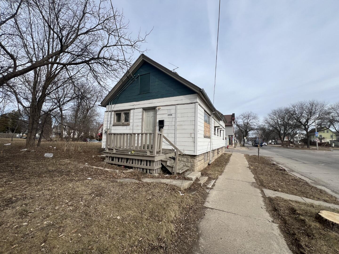 2901 North Mother Simpson Way Milwaukee, WI 53206 - Photo 7 of 8 Photo Feb 27 2026, 1 47 50 PM