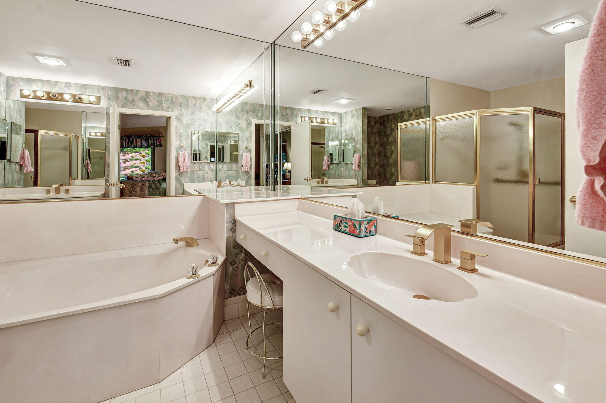 7921 Sandy Pointe Drive Delray Beach, FL 33446 - Photo 17 of 33 Primary Bath