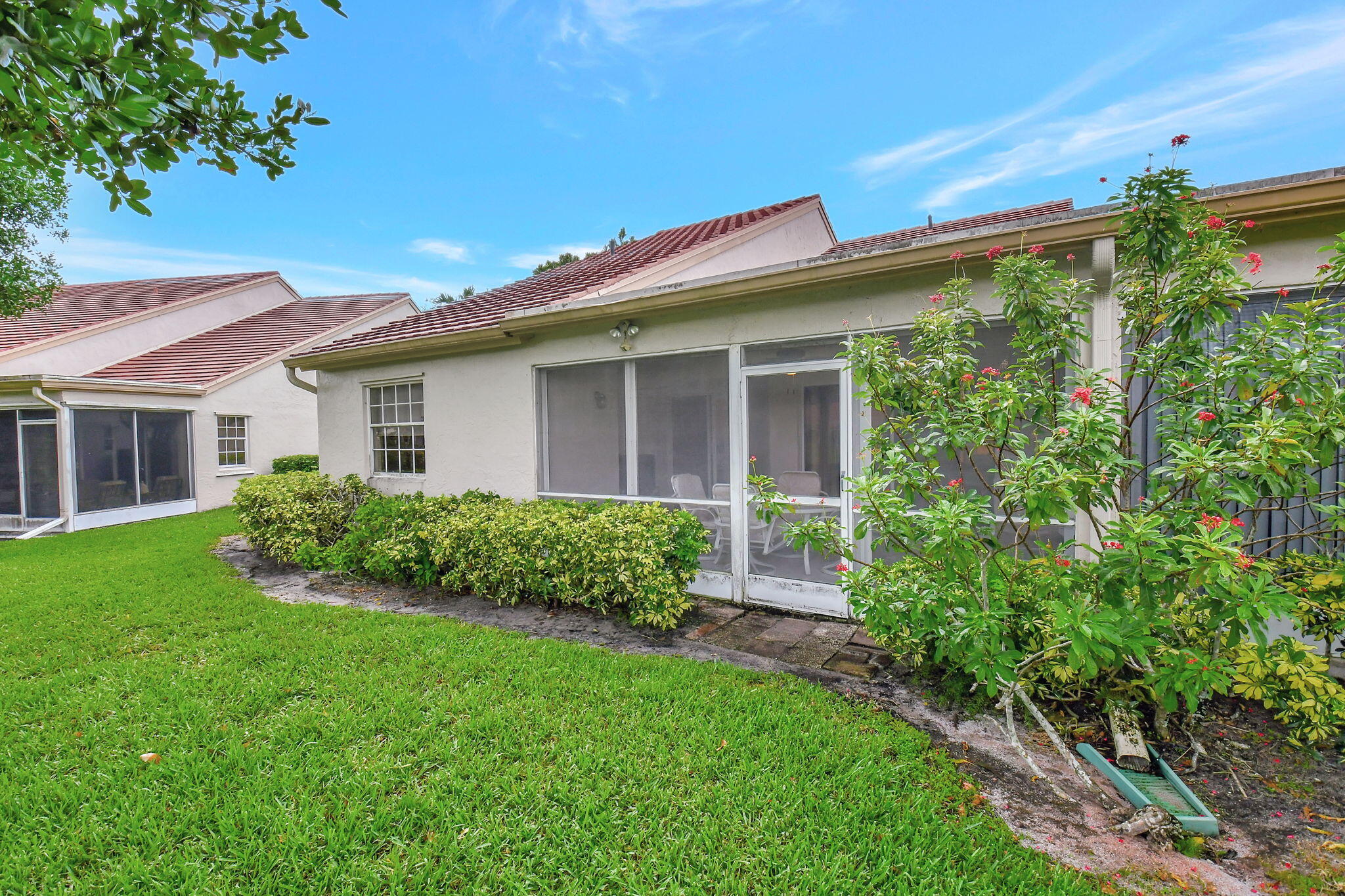 7921 Sandy Pointe Drive Delray Beach, FL 33446 - Photo 23 of 33 Rear House