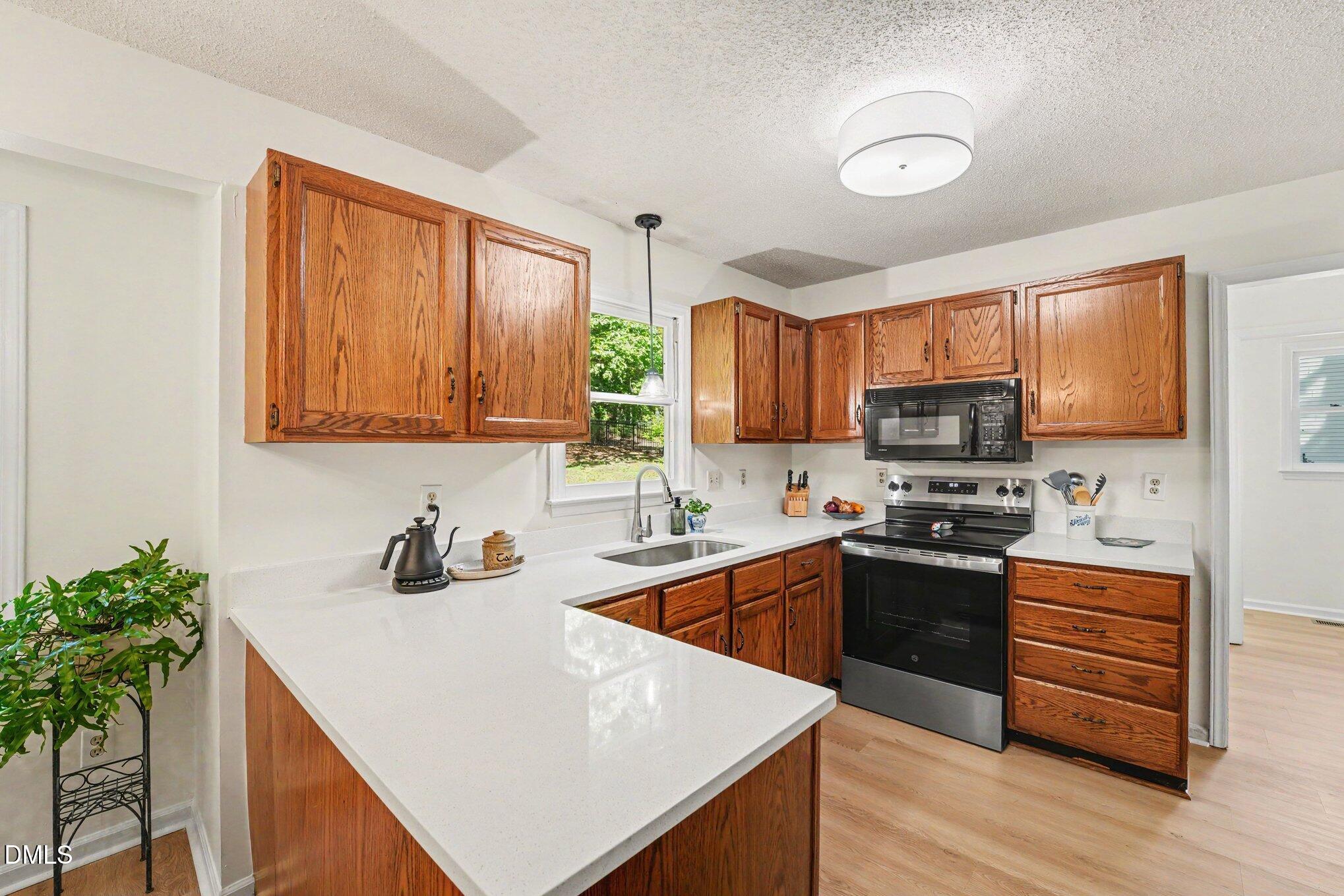 5410 Middleton Road Durham, NC 27713 - Photo 9 of 33 009_file_6340