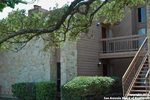 $800 | 3843 Barrington Street, Unit 219E, San Antonio, TX 78217