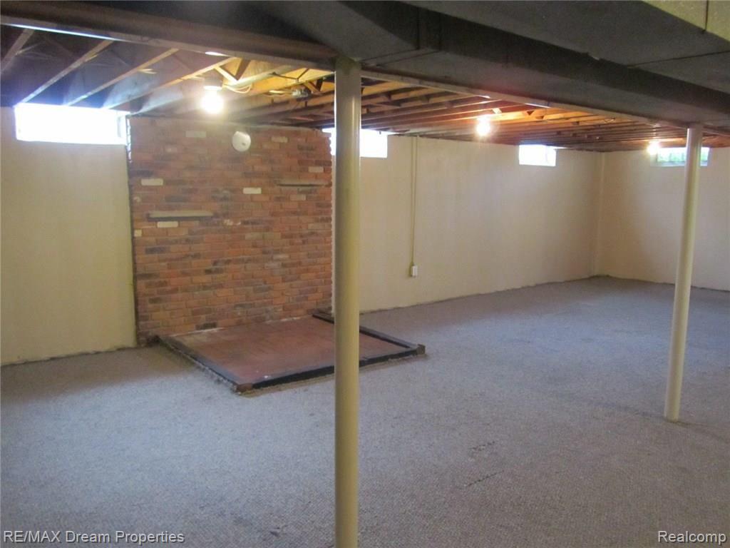 19189 Inkster Road Livonia, MI 48152 - Photo 16 of 20 IMG_5984.JPG