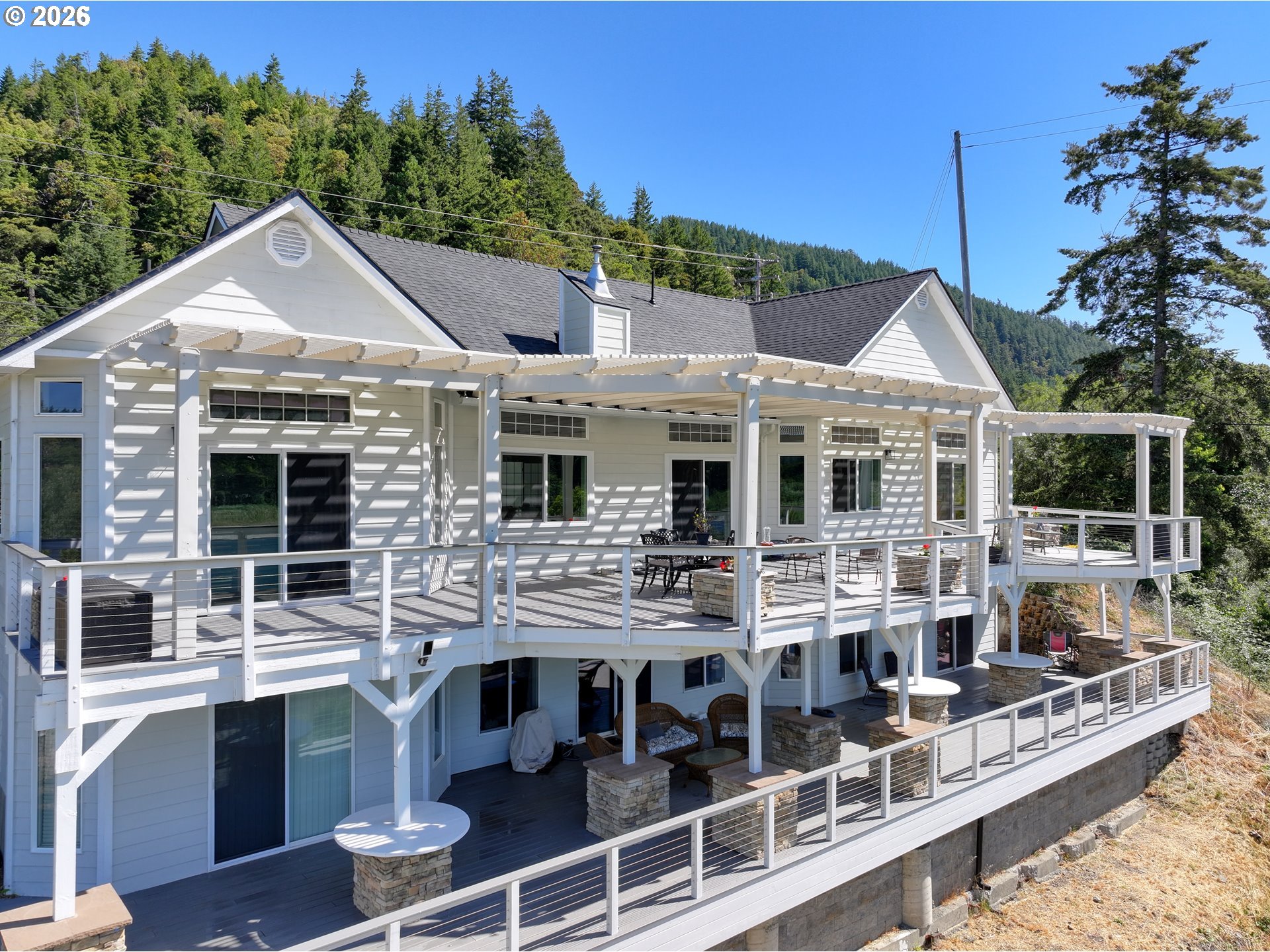 95950 North Bank Rogue River Road Gold Beach, OR 97444 - Photo 37 of 41 Deck