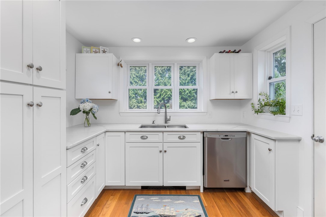 26 South Shore Road Little Compton, RI 02837 - Photo 4 of 17