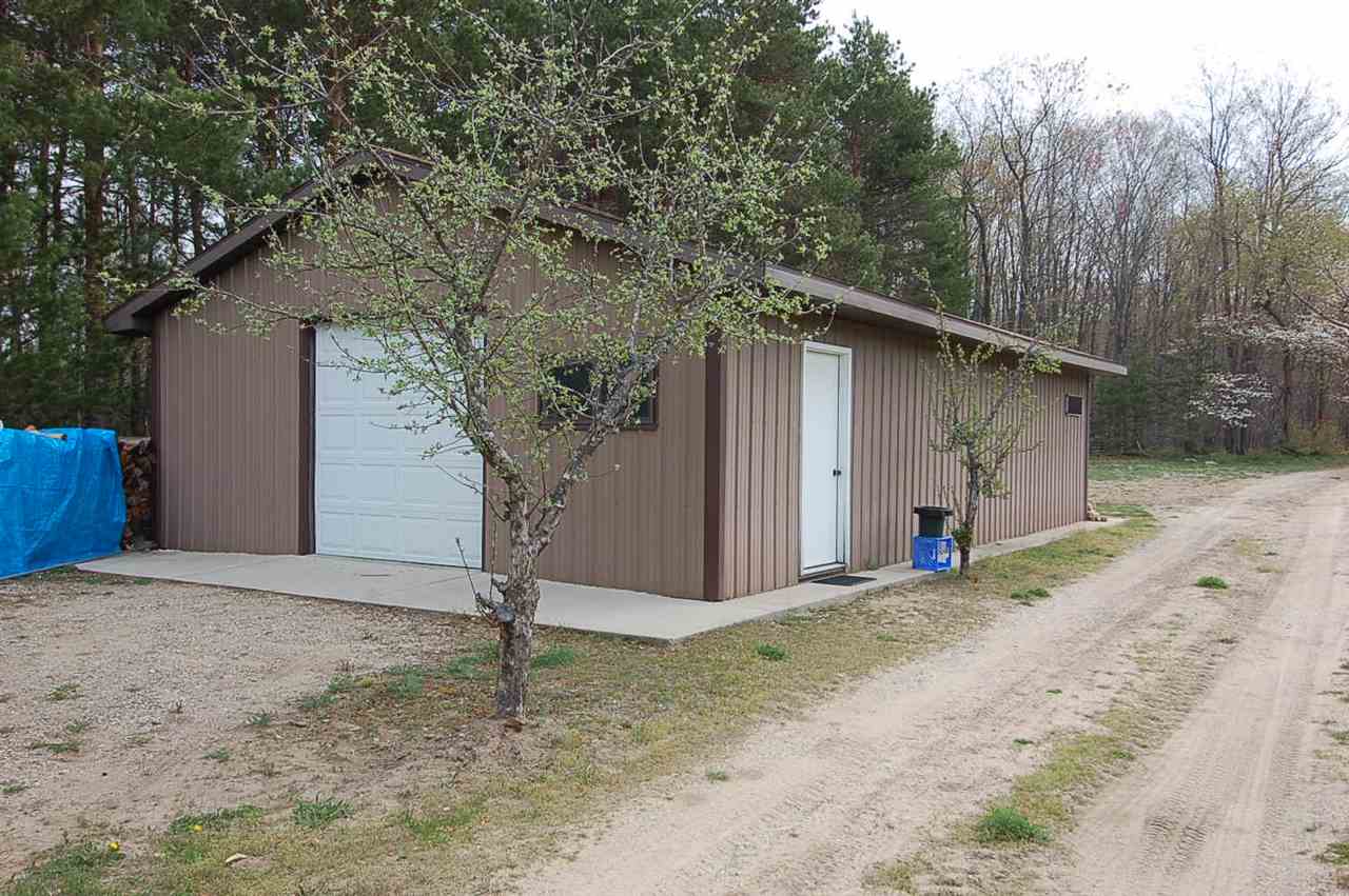 2405 South 29 Road Cadillac, MI 49601 - Photo 3 of 18 1818100-2.JPG