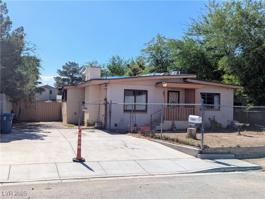 1655 North Gateway Road Las Vegas, NV 89115 - Photo 1 of 19 Gallery Image 1