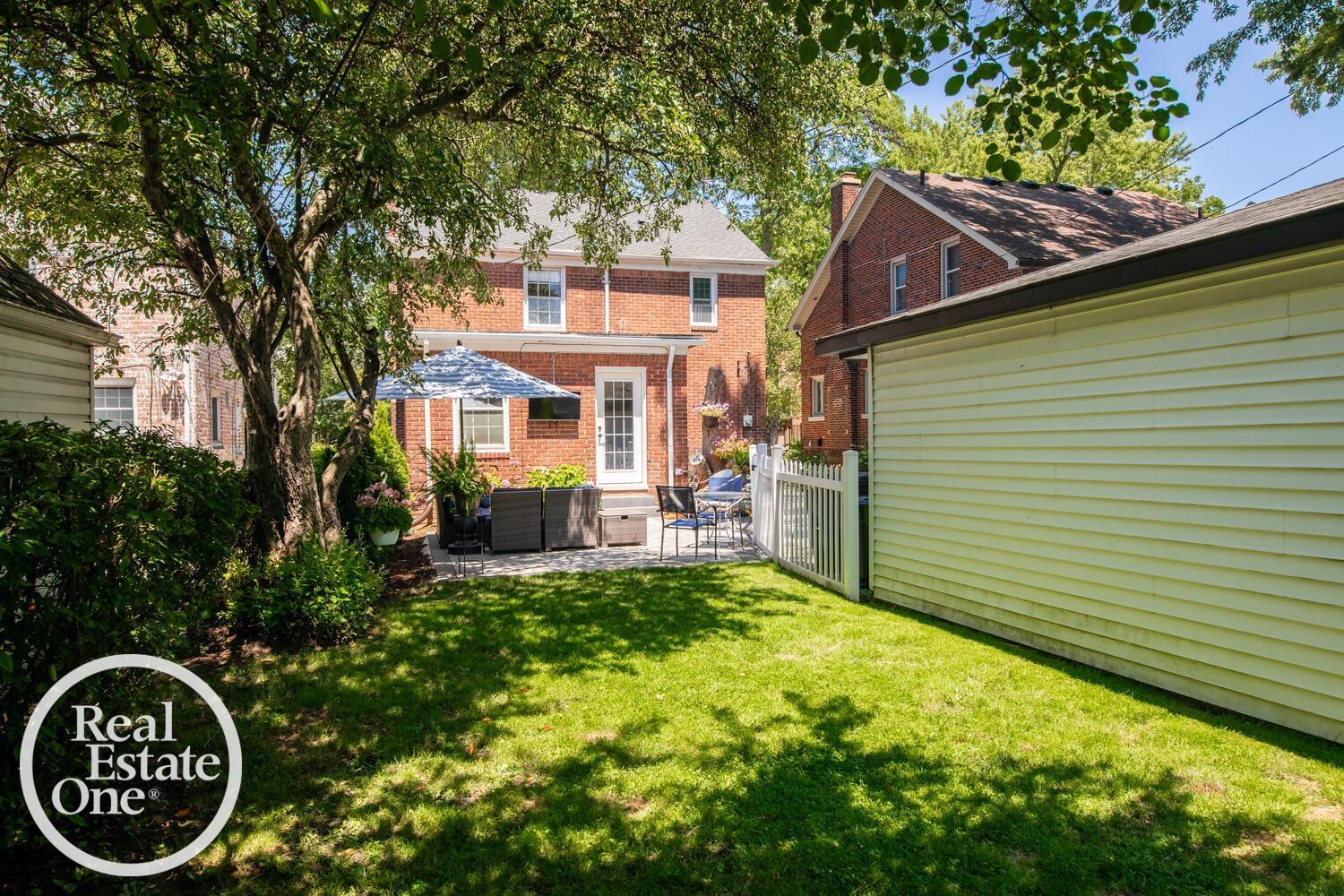279 Merriweather Road Grosse Pointe, MI 48236 - Photo 32 of 32 50147437-9956afe7-aaaf-4a91-82ff-a7c6674feeb1.JPG