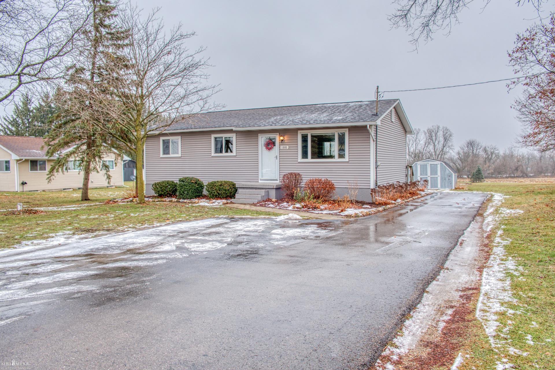 1805 Parmenter Road Corunna, MI 48817 - Photo 1 of 29 50163587-19dc0f5f-d243-4196-a4c6-6bd67a2c2c4e.JPG