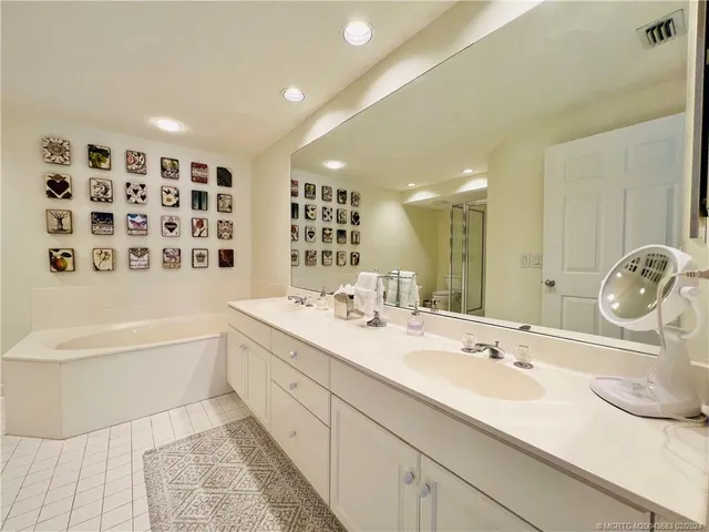 $5,500 | 411 Northeast Plantation Road, Unit 526, Stuart, FL 34996